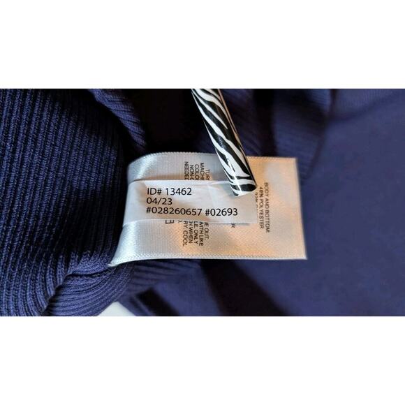 Women's Express V-Neck Banded Bottom SoHo Sweater Purple top - XL - Picture 8 of 8